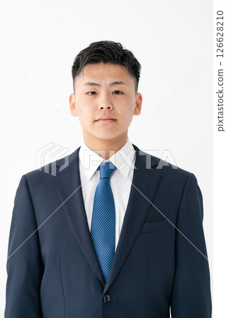 年輕男性商務肖像 126628210