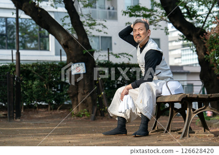 工匠，Nikkapokka，累了，坐著 126628420