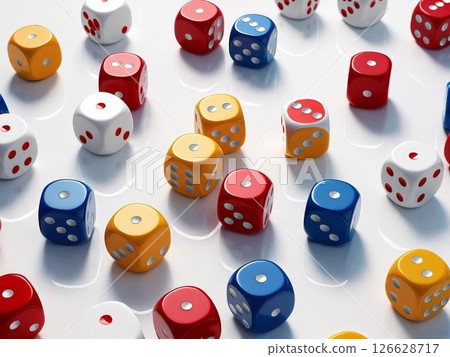明亮的白色背景上有很多彩色骰子 明亮的白色背景上有很多彩色骰子 126628717