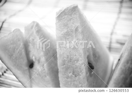 切開的紅西瓜單色版 126630553