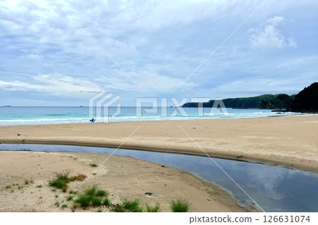 The pale colors of the spring beach The pale colors of the spring beach 126631074