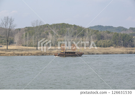 遊覽白馬江的木製觀光船 126631530