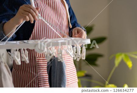 女生 女孩 女性 126634277