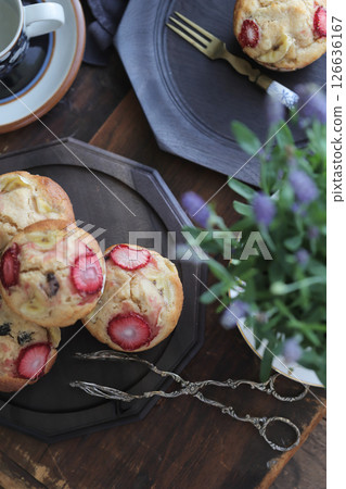 Strawberry and banana muffins Strawberry and banana muffins 126636167