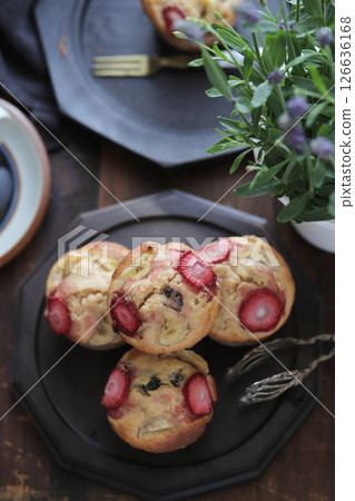 Strawberry and banana muffins Strawberry and banana muffins 126636168