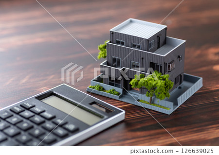 House model and calculator 126639025