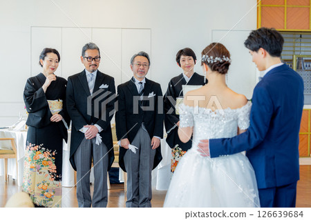 新娘的信婚禮形象 126639684
