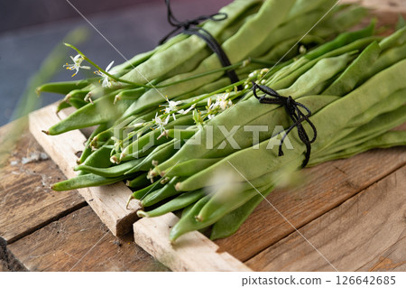 A bunch of green beans. A bunch of green beans. 126642685