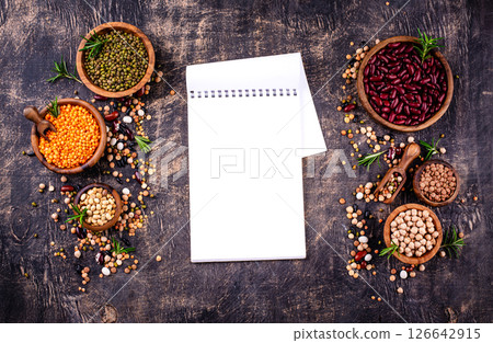 Beans, lentils, soybean, pea and chickpea Beans, lentils, soybean, pea and chickpea 126642915