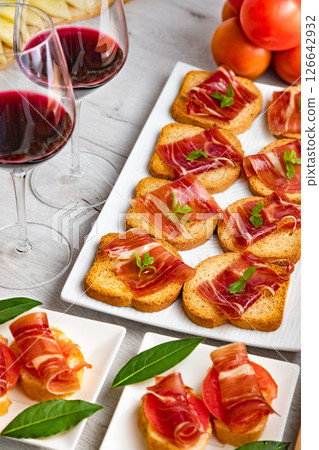 Spanish tapas and appetizers Spanish tapas and appetizers 126642932
