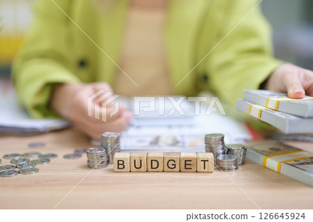 Understanding Effective Budget Management and Comprehensive Financial Planning Concepts Understanding Effective Budget Management and Comprehensive Financial Planning Concepts 126645924