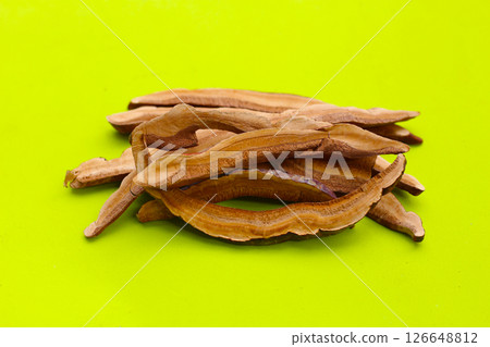 Dried sliced lingzhi mushroom or reishi mushroom Dried sliced lingzhi mushroom or reishi mushroom 126648812