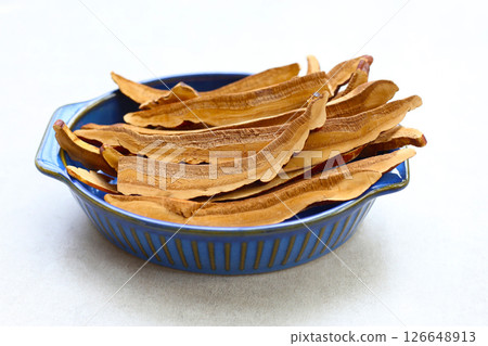 Dried sliced lingzhi mushroom or reishi mushroom Dried sliced lingzhi mushroom or reishi mushroom 126648913
