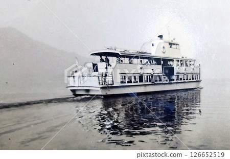 1961年的中禪寺湖遊覽船 126652519