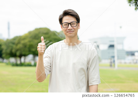 一個微笑的人 126654765