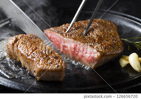 日本黑牛柳牛排 126656720