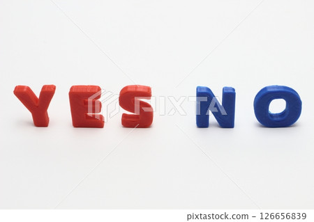 人生的十字路口,是或否的決定 人生的十字路口,是或否的決定 126656839