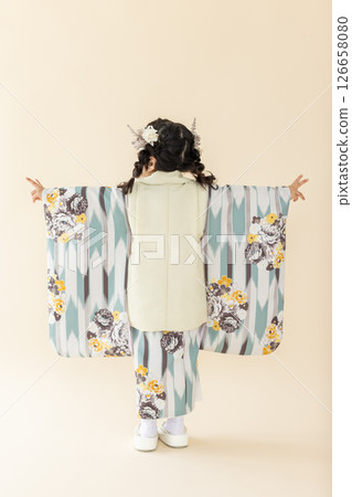 Cute girl in kimono 126658080