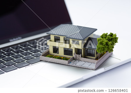 House model and personal computer 126658401