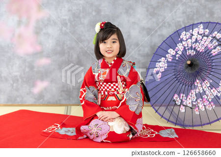 Cute girl in kimono for Shichigosan 7 years old 126658660