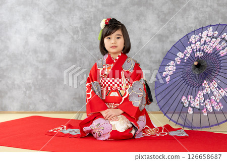 七、五三歲穿和服的可愛女孩 七、五三歲穿和服的可愛女孩 126658687