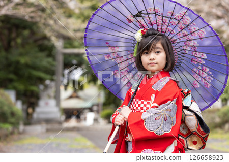 Cute girl in kimono for Shichigosan 7 years old Cute girl in kimono for Shichigosan 7 years old 126658923