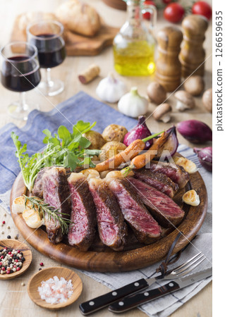 和牛牛肉沙朗牛排 和牛牛肉沙朗牛排 126659635