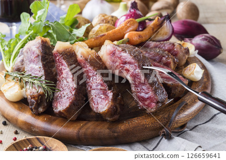和牛牛肉沙朗牛排 和牛牛肉沙朗牛排 126659641