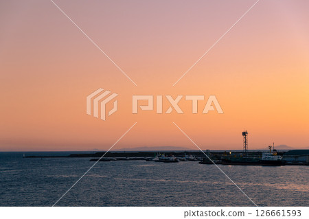 [Sunflower Sapporo: The port before departure from Tomakomai Ferry Terminal] 126661593