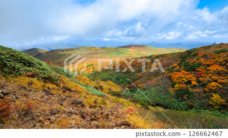 秋季攀登栗駒山（宇文沼～東栗駒） 126662467