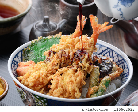 Authentic Japanese-style tempura bowl set meal with generous servings of shrimp tempura Authentic Japanese-style tempura bowl set meal with generous servings of shrimp tempura 126662622