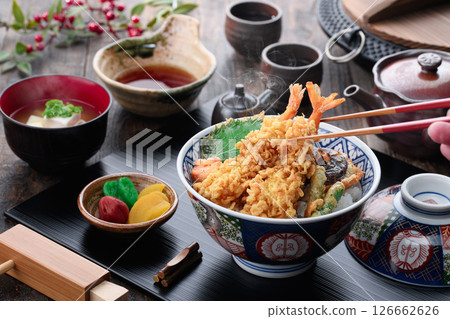 正宗日式天婦羅套餐，份量十足，蝦天婦羅 126662626