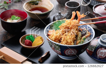 正宗日式天婦羅套餐，份量十足，蝦天婦羅 126662627