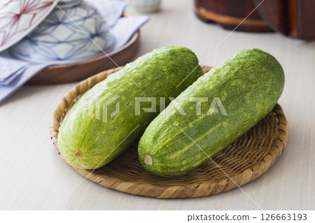 Kaga's thick cucumber 126663193