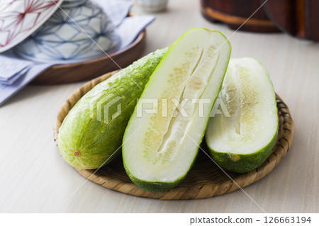 Kaga's thick cucumber 126663194