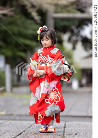 Cute girl in kimono for Shichigosan 7 years old Cute girl in kimono for Shichigosan 7 years old 126663421
