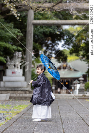 Boy wearing a kimono for Shichigosan, 5 years old Boy wearing a kimono for Shichigosan, 5 years old 126663423