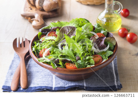 嫩葉沙拉 126663711