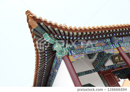 Decoration under the eaves of Enchomon Gate, the entrance to Enchoen Garden, Tottori Prefecture Decoration under the eaves of Enchomon Gate, the entrance to Enchoen Garden, Tottori Prefecture 126666894