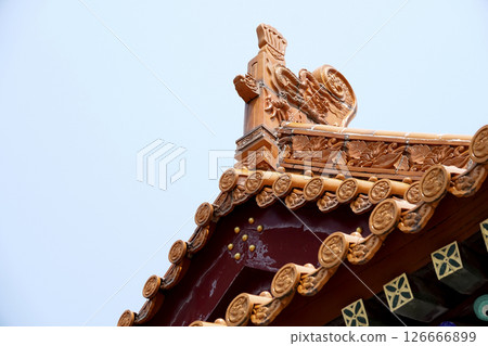Enchomon Gate, Enchoen Garden, Tottori Prefecture, roof decoration Enchomon Gate, Enchoen Garden, Tottori Prefecture, roof decoration 126666899