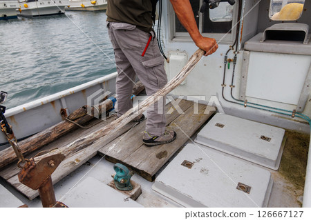 Spiny lobster fishing with gill nets. The nets are set in the evening and pulled up early the next morning. Nakagi Hirizo Beach, Minamiizu Town, Kamo District, Izu Peninsula, 2024 126667127