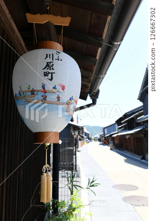 岐阜燈籠和河原町的街道 126667302