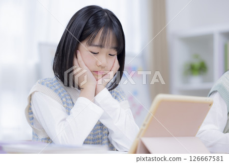Learning: A girl who doesn't want to study Learning: A girl who doesn't want to study 126667581
