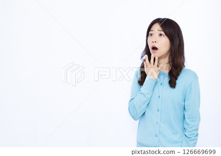 Surprised woman 126669699