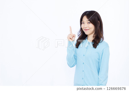 woman pointing finger woman pointing finger 126669876