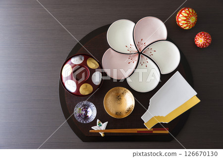 新年的日本餐具 126670130