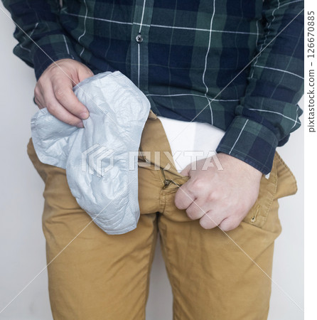 Incontinence pads for men. Urinary incontinence. Sanitary pads for men with problems of the genitourinary system. Urine leakage due to prostatitis or stress. Incontinence pads for men. Urinary incontinence. Sanitary pads for men with problems of the genitourinary system. Urine leakage due to prostatitis or stress. 126670885
