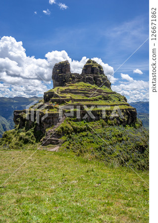 Ancient Inca Ruins of Waqrapukara in the Andean Mountains, Peru 126671862