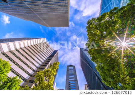 5 月 28 日，日本東京城市景觀。大手町辦公大樓，包括大手町Place和Urbannet大手町大廈 126677013