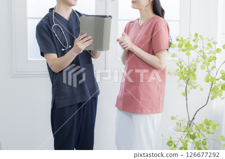 男護士及女護士諮詢 男護士及女護士諮詢 126677292